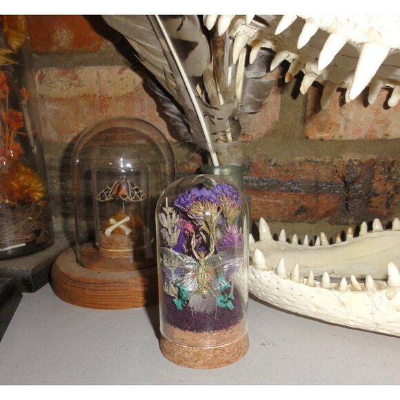 Praying Mantis Crystal & Flowers Oddity Jar insect taxidermy curiosity dome goth - Picture 8 of 15